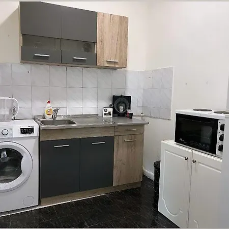 Lovely 2-Bedroom Condo In Pedestrian Zone Belgrad Dış mekan fotoğraf