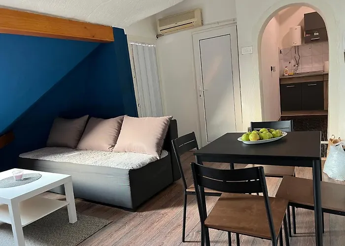 Lovely 2-Bedroom Condo In Pedestrian Zone